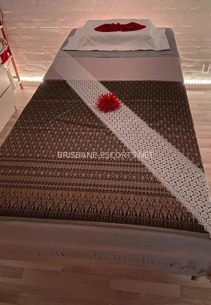 Brisbane escorts Gun — 1