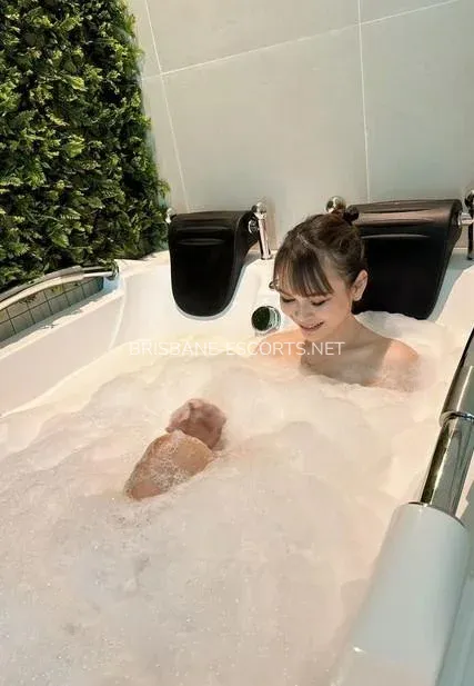 Brisbane escorts Alexis — 1