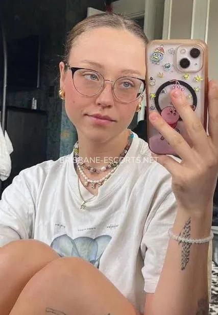 Brisbane escorts Laura — 3